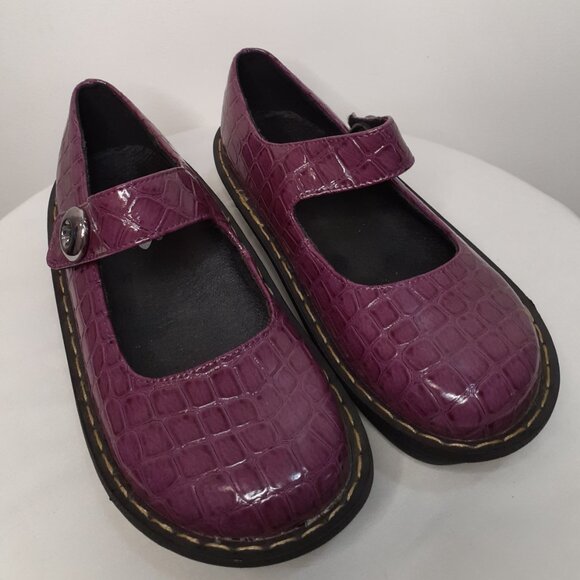 xeyes Other - NWOB xeyes Girls Dress Shoes Mary Janes Faux Patent Leather SZ 2 Purple & Black